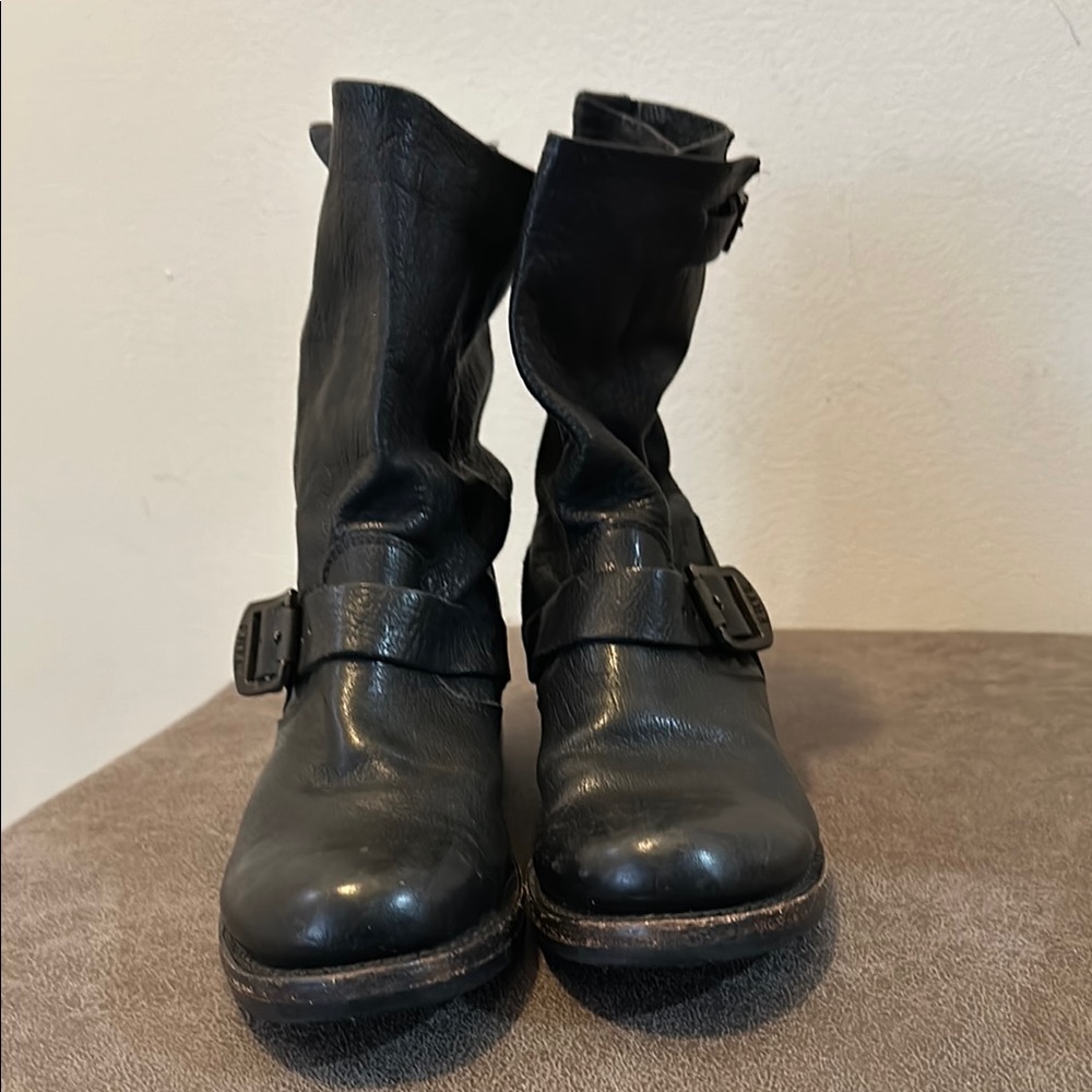 Frye Veronica Boots Size 7